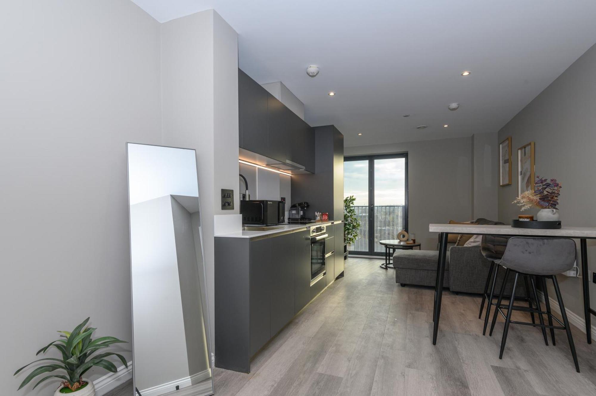Superior 1 Bed Apartment By Leeds Train Staiton Exterior photo