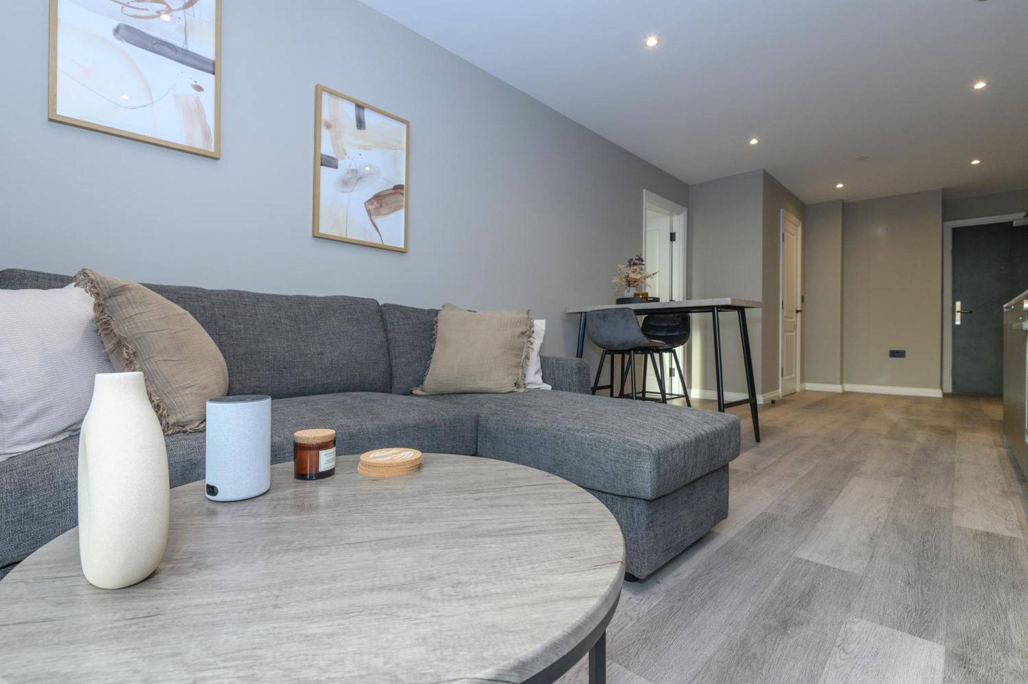 Superior 1 Bed Apartment By Leeds Train Staiton Exterior photo